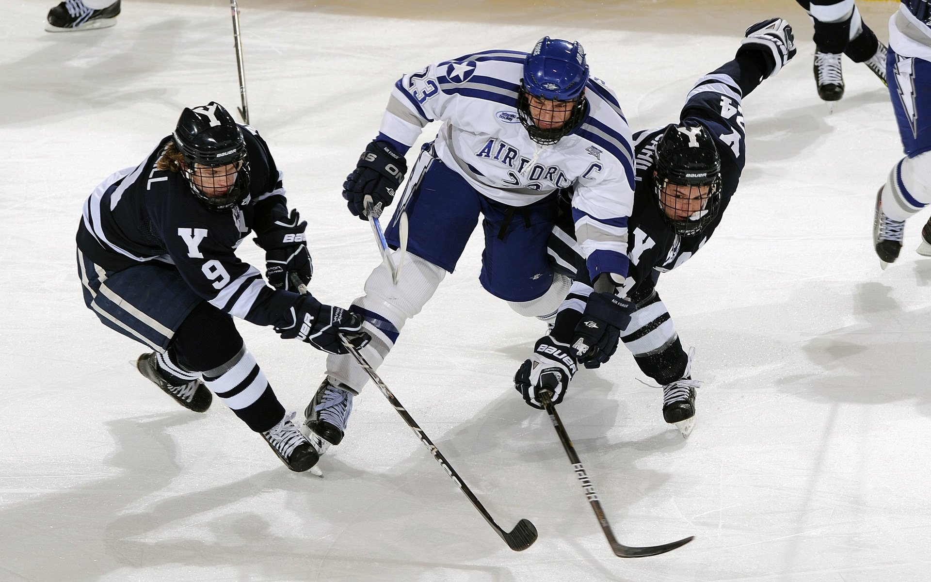 200米自由泳决赛 李冰洁稳中求胜，女子4x200米自由泳李冰洁